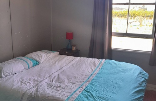 Auroa Bed & Breakfast | ANIMAL LOVERS' RURAL RETREAT - 2ND ROOM