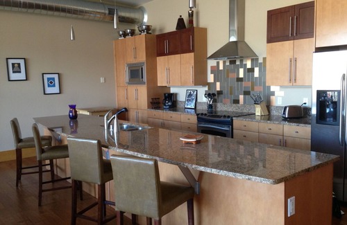 Durango Condo | ❤️ Animas River Haven! 1 Month Rentals