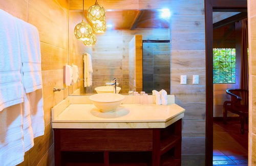 Tortuguero Cabin | Aninga Lodge