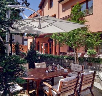 Perushtitsa House | Anita House