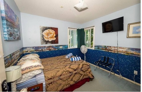 Townline Hill Bed & Breakfast | Anita's Bed & Breakfast in Sidoni Home - S-3