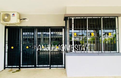 Interior Divison House | ANJU HOMESTAY BEAUFORT