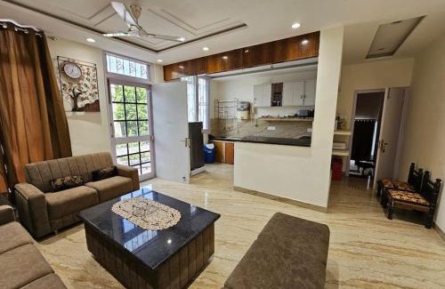 Amritsar Apartment | Ankhi's Villa with Parking