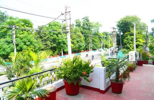 Amritsar Apartment | Ankhi's Villa with Parking