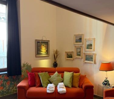Montecalvario House | Ann' Amarì Arancione