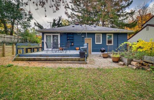 Ann Arbor House | Ann Arbor Home with Deck, 2 Mi to Michigan Stadium!