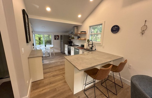 Sterling Forest House | Ann Creek: Charming 2 BR fully renovated house at Greenwood Lake. Dog friendly.