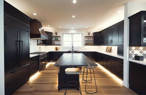 Williamsburg House | Ann Riley Farmhouse Yuba Vineyards