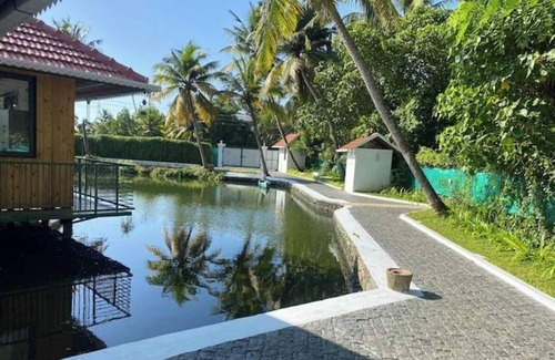 Kumbalangi Apartment | Ann's Aqua stay, Kochi.