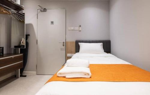 Chinatown Apartment | Ann Siang Single No Window
