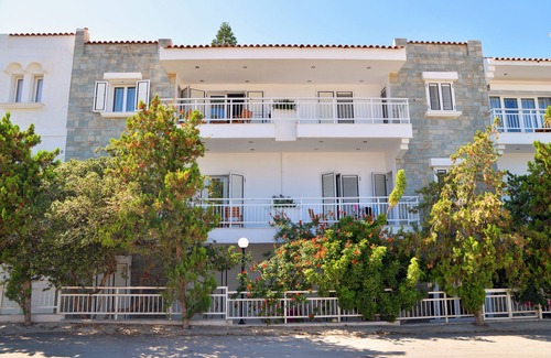 Vathianos Kampos Apartment | Anna Apartment 50 meters from the sea