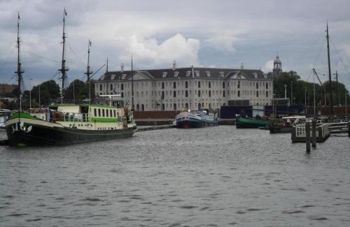 Nieuwmarkt en Lastage Boat Rental | Anna Houseboat