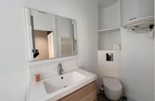 Notre-Dame-des-Champs Apartment | Anna in Paris