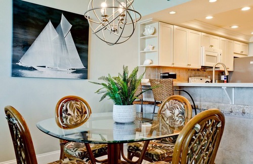 Bradenton Beach Condo | Anna Maria Island Club 38, Condo 2 Bedroom/2 Bath ocean view, maximum.