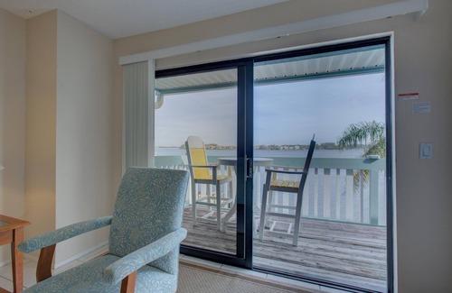 Bradenton Beach Apartment | Anna Maria Island Beach Palms 6B