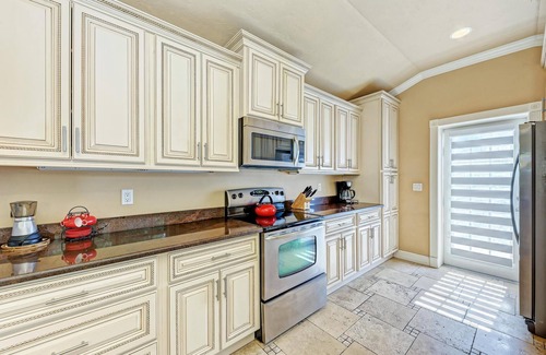 Holmes Beach House | Anna Maria Island Surfside Bungalow