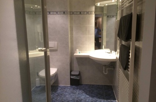 Sint-Eloois-Vijve Hotel | Anna's Place