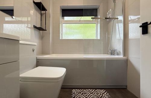 Luton Apartment | Anna's Place in Luton