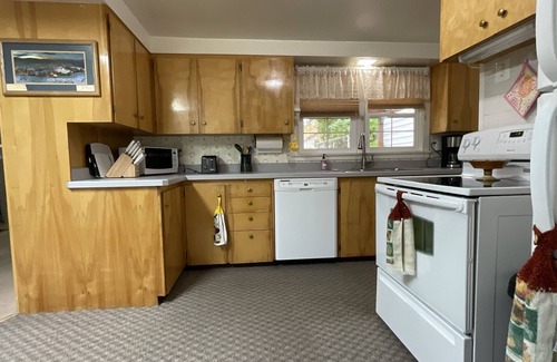 Santa Rita House | Anna’s Place Near Glacier