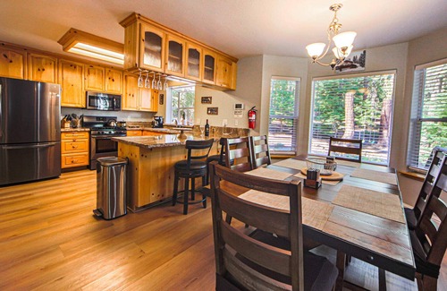 Kingswood Estates Cabin | Anna's Tahoe Vista Getaway Family Cabin