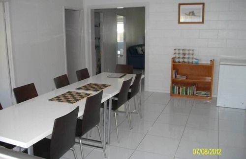 Happy Valley House | Annabell's Banksia Court Fraser Island