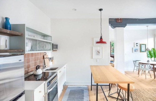 Yamacraw Village Condo | Annabelle 3D - 2BR, Full Kitchen near City Market