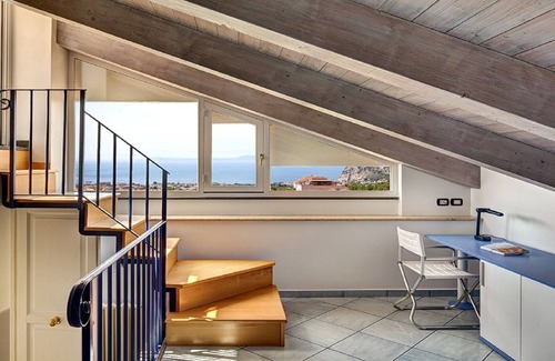 Piano di Sorrento Apartment | "Annamaria" Beautiful loft with panoramic view with free Wifi & A/C