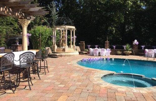 Davidsonville House | Annapolis Area Private, 3 Bedroom Pool, Jacuzzi & Sauna & Casino-Like Game Room