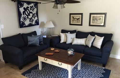 Cape Saint Claire House | Annapolis Bay House BOAT SHOW & USNA Families 2 Bedroom with Den sleeps 5