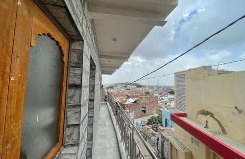 Gulab Sagar House | Anne Guest House
