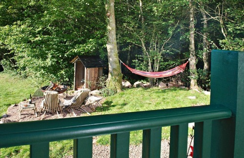 Tintern Cabin | Anne's Hut offers a romantic retreat for two in two interlinked shepherd's huts with decking area an