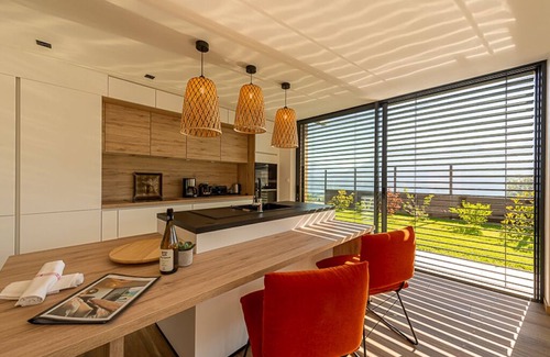 Saint-Jorioz Apartment | ANNECY HAPPY LODGE 5 PERS LAKE VIEW JACUZZI TERRACE