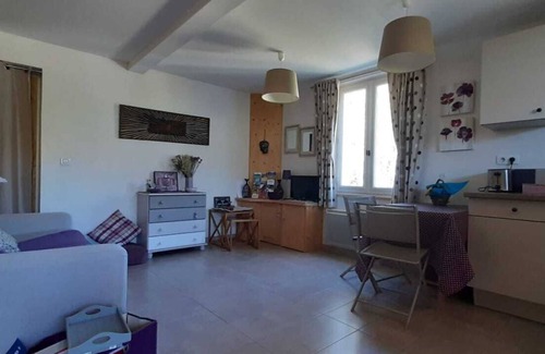 Annecy-le-Vieux House | Annecy le vieux, ideally located, comfortable 2-room apartment, terrace and garden.