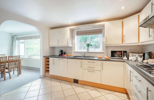 Abersoch House | Annedd Lon: 4 Bed house with sea views and a short walk to the beach and village