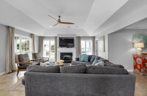 Villa Segunda House | Annes Island Girl by Gulf Coast Getaways