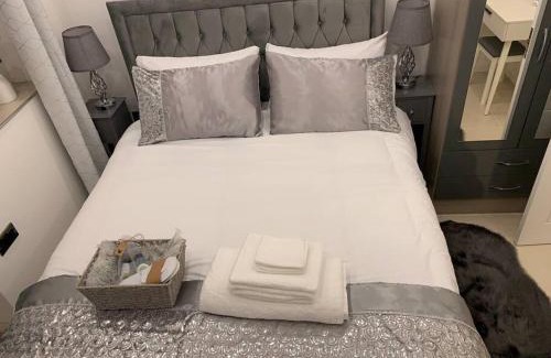 Beddington South Apartment | Annex A, a one bedroom Flat in south London