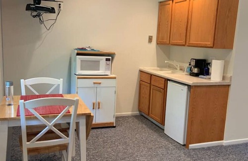 Red Cliff Apartment | Annex No. 2 DePerrys | On Lake Superior Shoreline