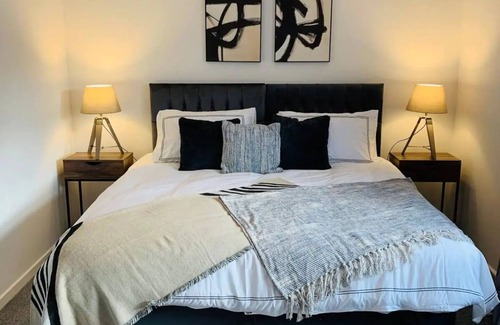 Hensol Condo | Annexe 2 bed Hensol Free Parking nr M4 Cardiff