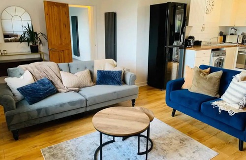 Hensol Condo | Annexe 2 bed Hensol Free Parking nr M4 Cardiff