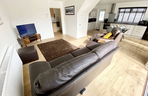 Johnston Apartment | Annexe@No8 - self contained property with parking in Pembrokeshire
