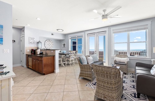 Red Fish Cove Condo | Annie Lee - Beach Front- Ocean Front - 2nd Floor