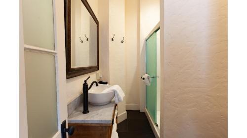 Cimarron Hotel | Annie Oakley - Historic Hotel