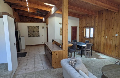 Challis Apartment | Annie Oakley's Outpost - Large 1-Bedroom in the Heart of Challis