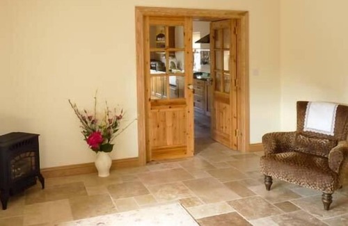 Clogher Cottage | ANNIE'S COTTAGE, family friendly in Belcarra, County Mayo