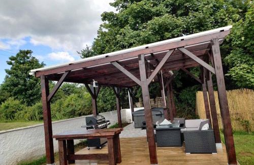 Moville House | Annie's House with Thermal Health Spa