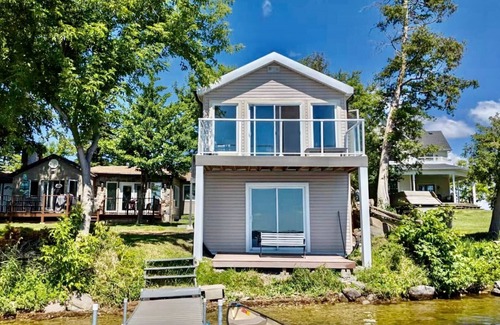 Valentia Cottage | Annie's Lakefront Cottage in Kawartha Region