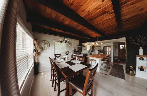 Boyne Falls House | Annie's Place- Newly renovated with EV charging.