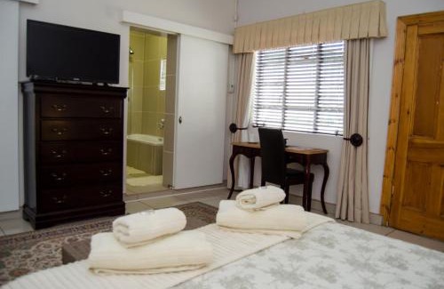 Cradock Bed & Breakfast | Annies House