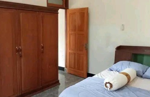 Gerung House | Annisa suraya home stay