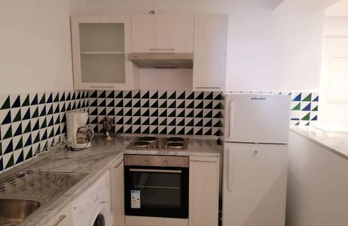 Hammamet Apartment | Annual rental 350€/month An S1 apartment with swimming pool and parking
